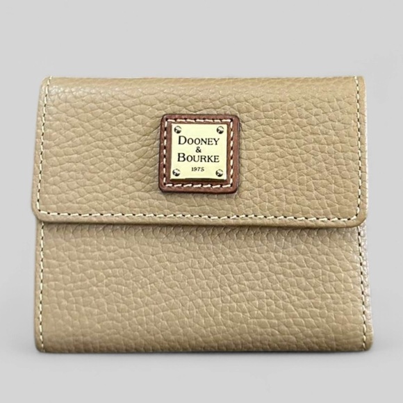 Dooney & Bourke Tan Pebble Grain Wallet-EUC-Like New-Retail $138 - Picture 1 of 5